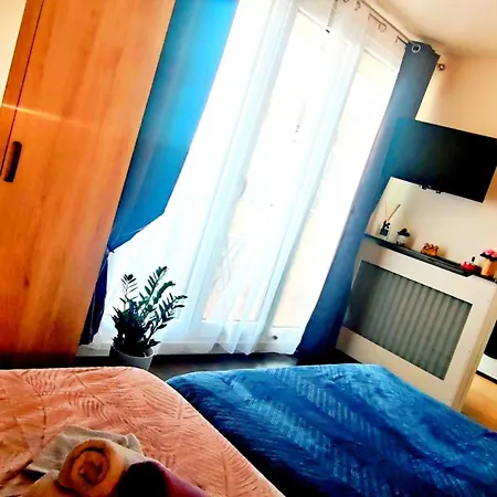 Habitación en casa particular 1tres Confortable Chambre De Type Studio Pres De Paris
